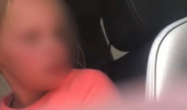 用嘴亲女人的下面视频,揭秘网络热传的亲嘴视频